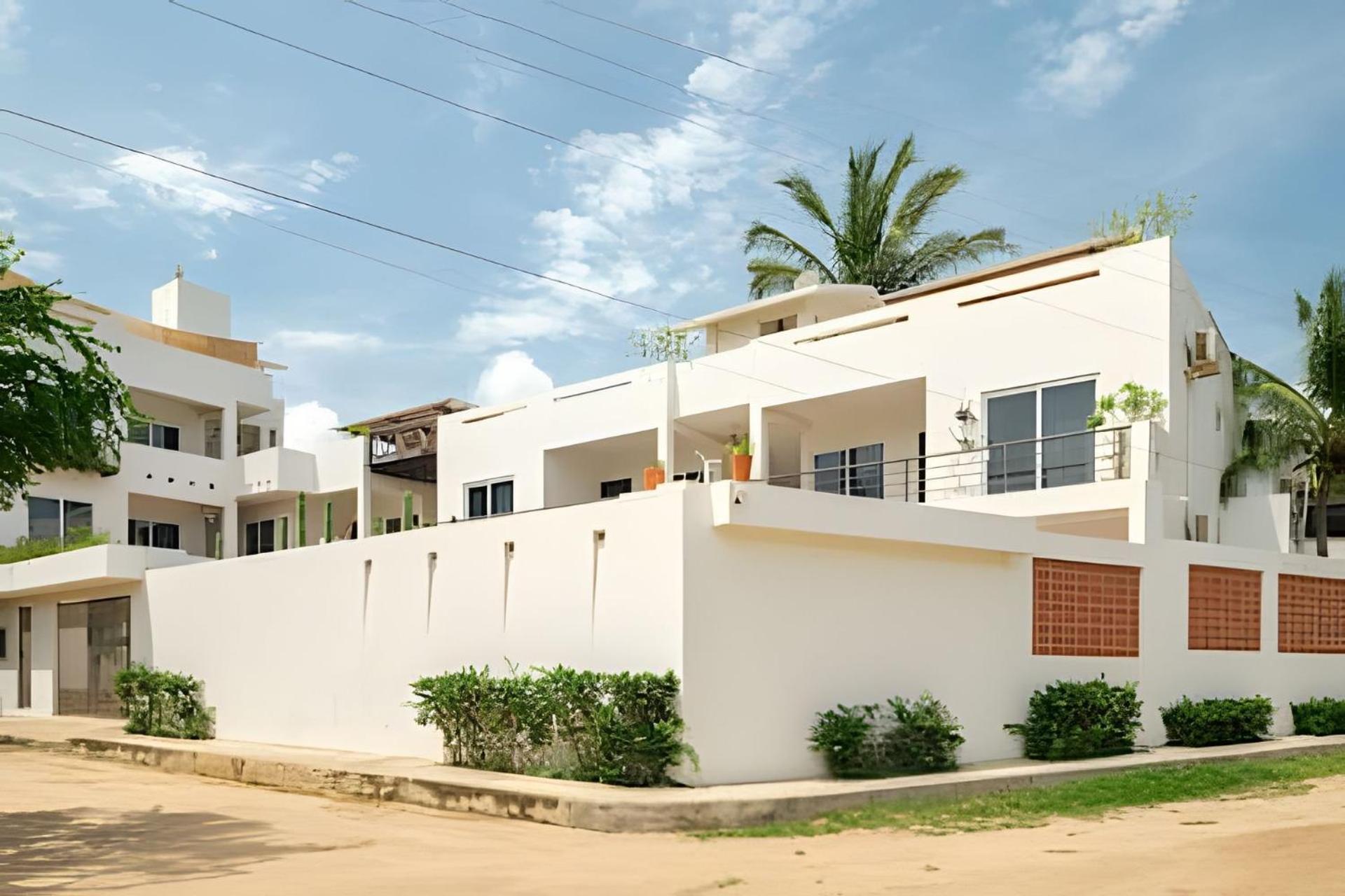 Отель La Aurora Puerto Escondido Пуэрто-Эскондидо Экстерьер фото