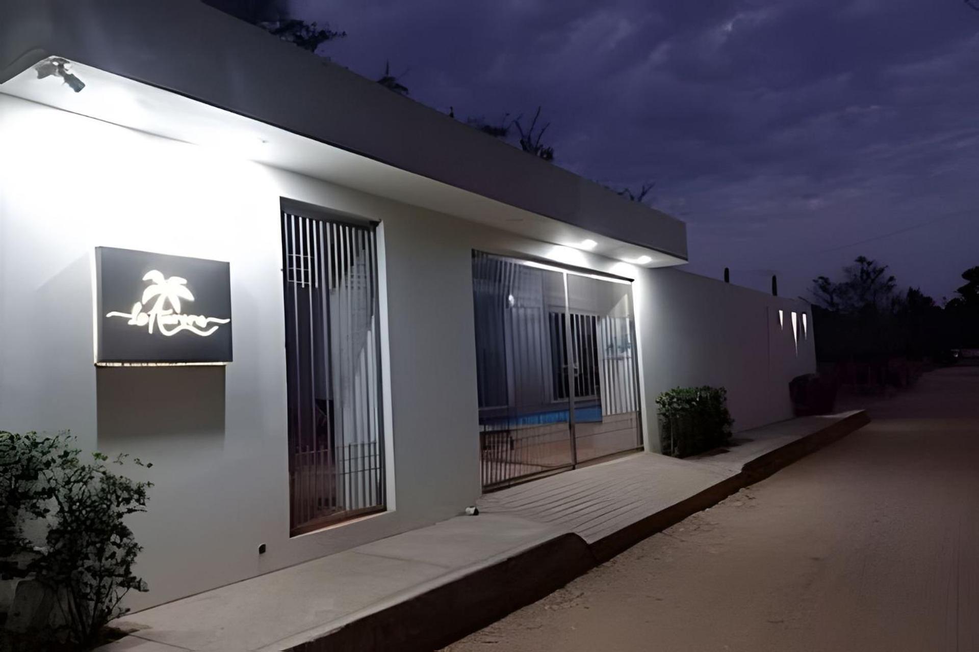 Отель La Aurora Puerto Escondido Пуэрто-Эскондидо Экстерьер фото