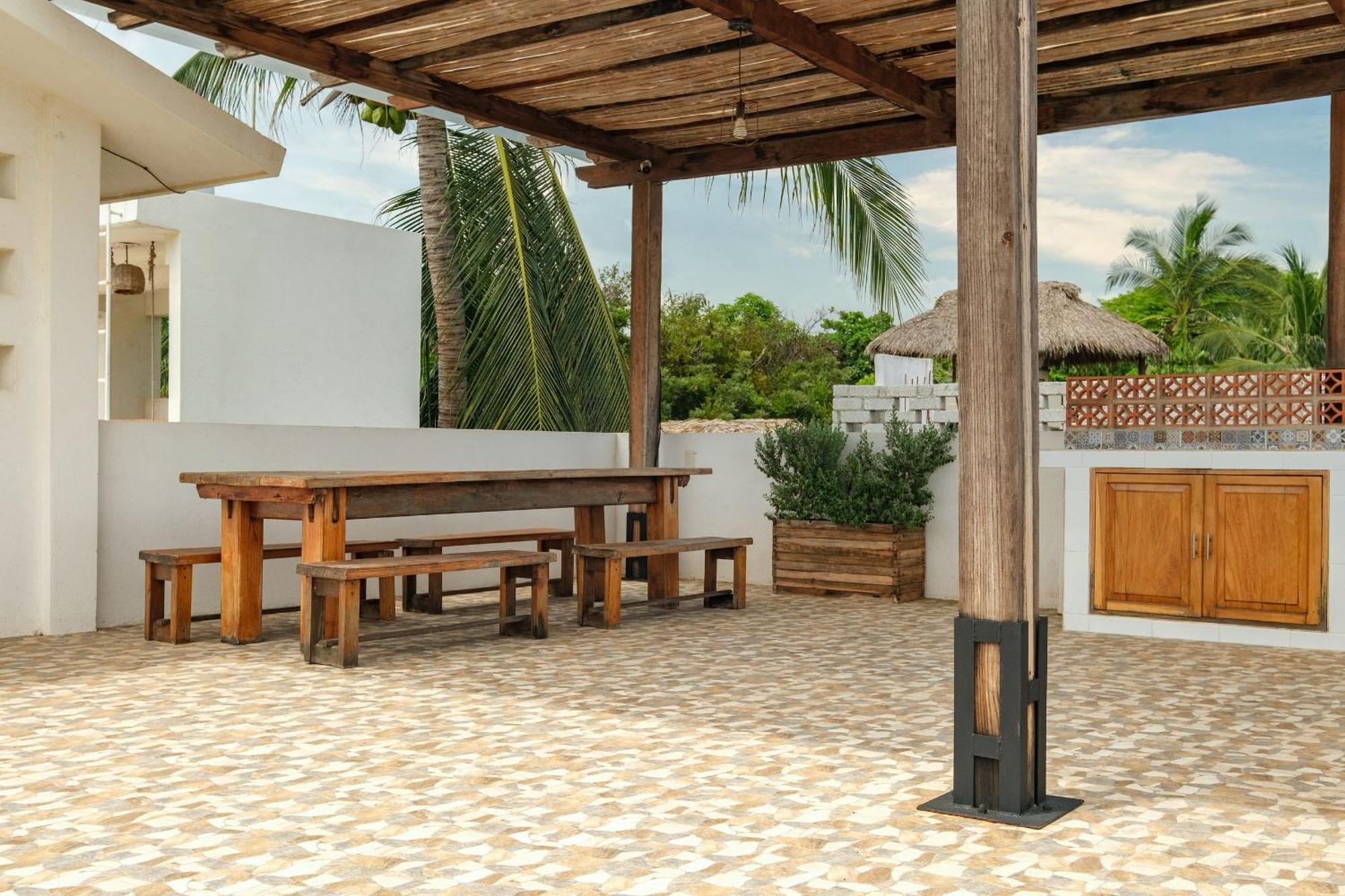 Отель La Aurora Puerto Escondido Пуэрто-Эскондидо Экстерьер фото