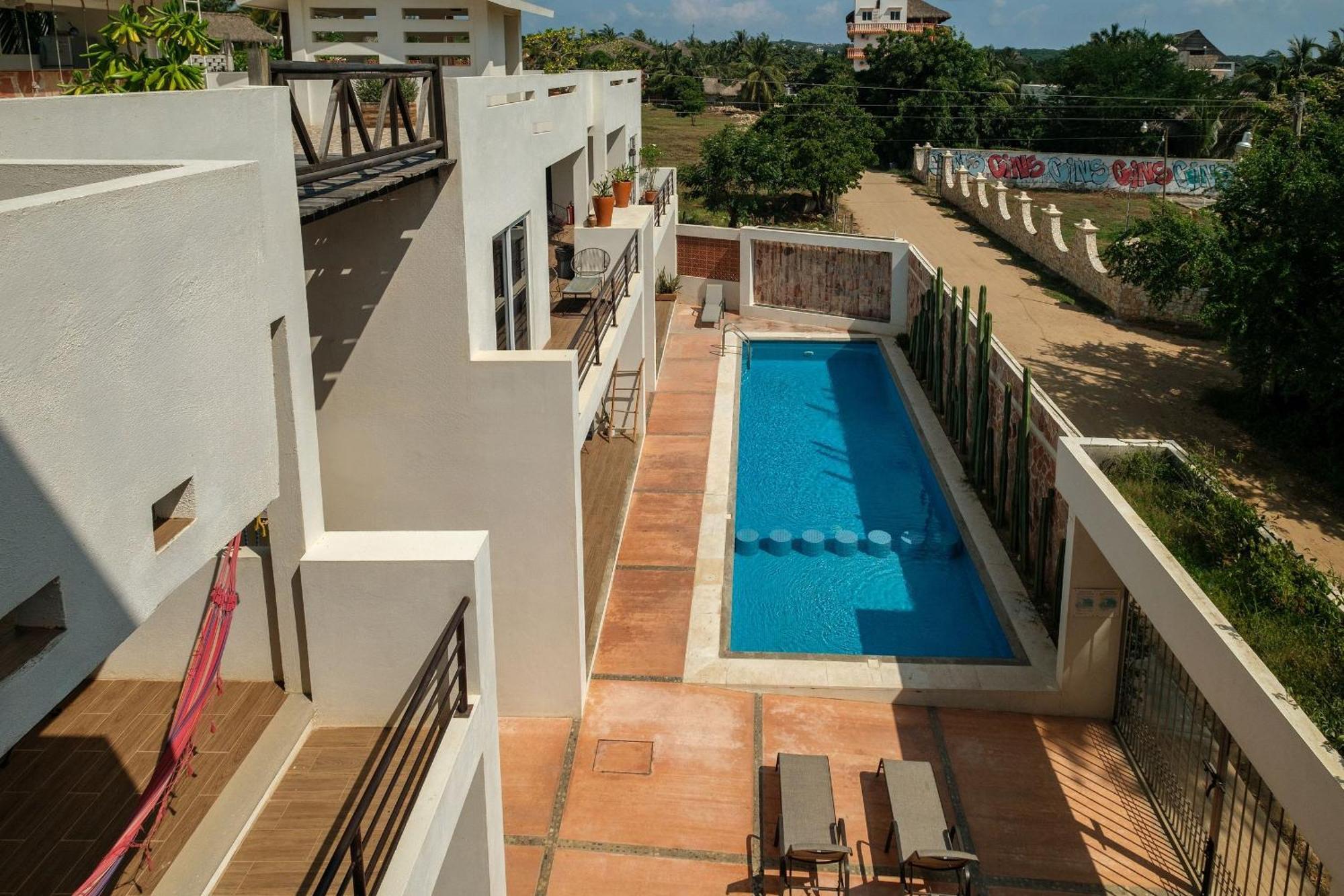 Отель La Aurora Puerto Escondido Пуэрто-Эскондидо Экстерьер фото