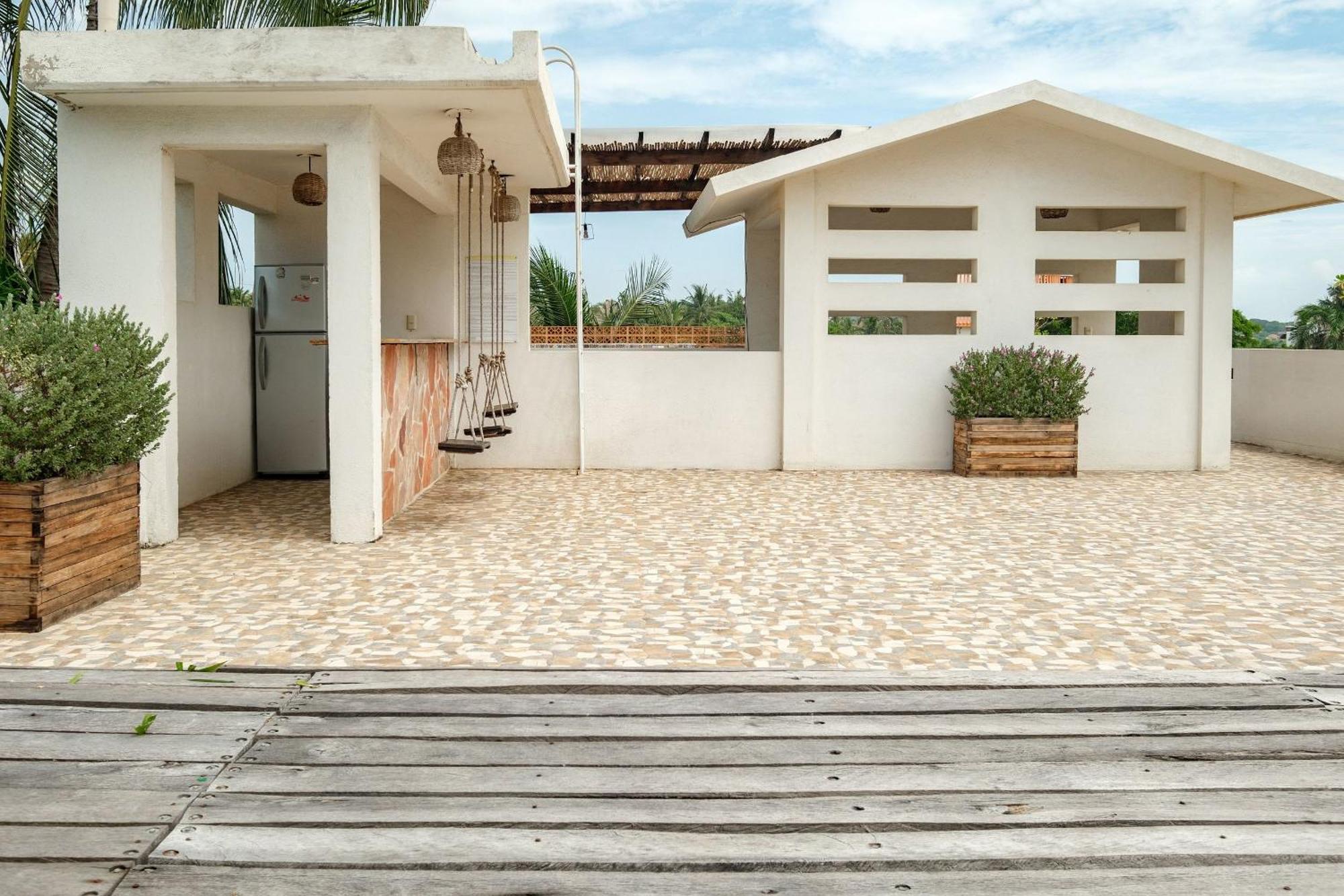 Отель La Aurora Puerto Escondido Пуэрто-Эскондидо Экстерьер фото